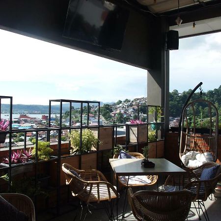 The City Hotel Амбон Екстер'єр фото