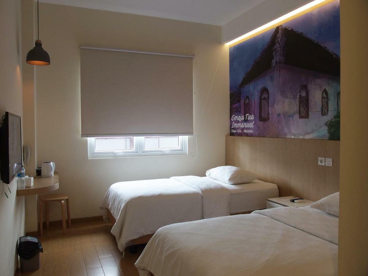 The City Hotel Амбон Екстер'єр фото